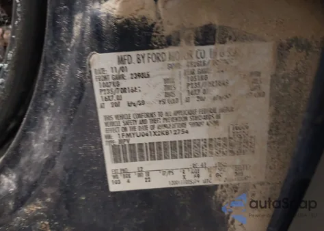 2002 Ford Escape Xlt from USA, damaged, VIN 1FMYU041X2KB12754